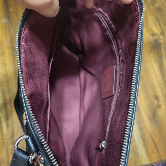 Coach - Picture 6 of 9